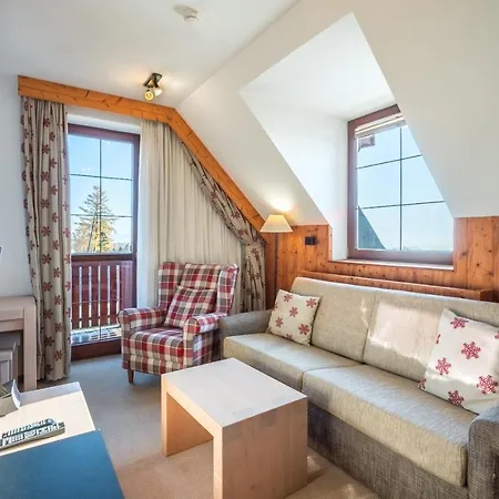 Kukucka Lomnica - 4* טטרנסקה לומניקה